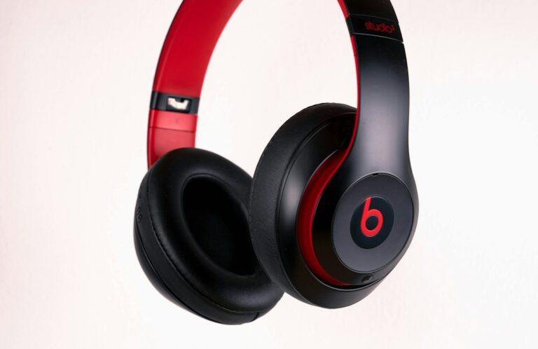 Top Features to Look for When Buying Headphones Online