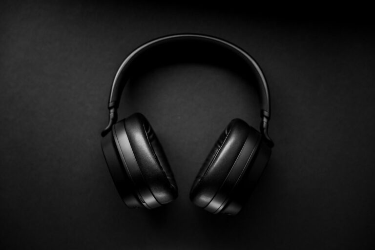 Explore Our Exclusive Range of Noise-Canceling Headphones Online